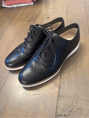 Cole Haan Women's ØriginalGrand Wingtip Oxfords Size 8.5 Black